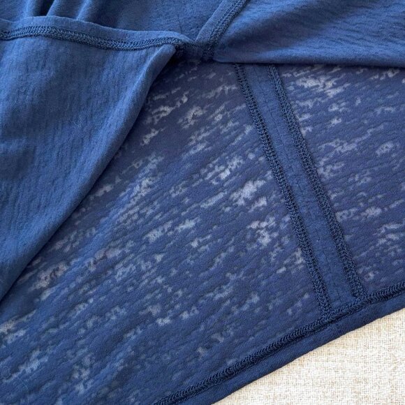 lululemon True Navy Tie-Waist Breathable Short-Sleeve Shirt size 4 or 6 - Picture 9 of 11